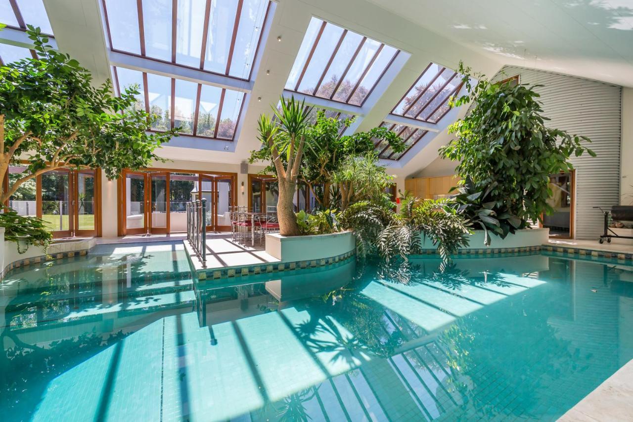 Bond Estate Luxury Accommodation Christchurch Exterior photo